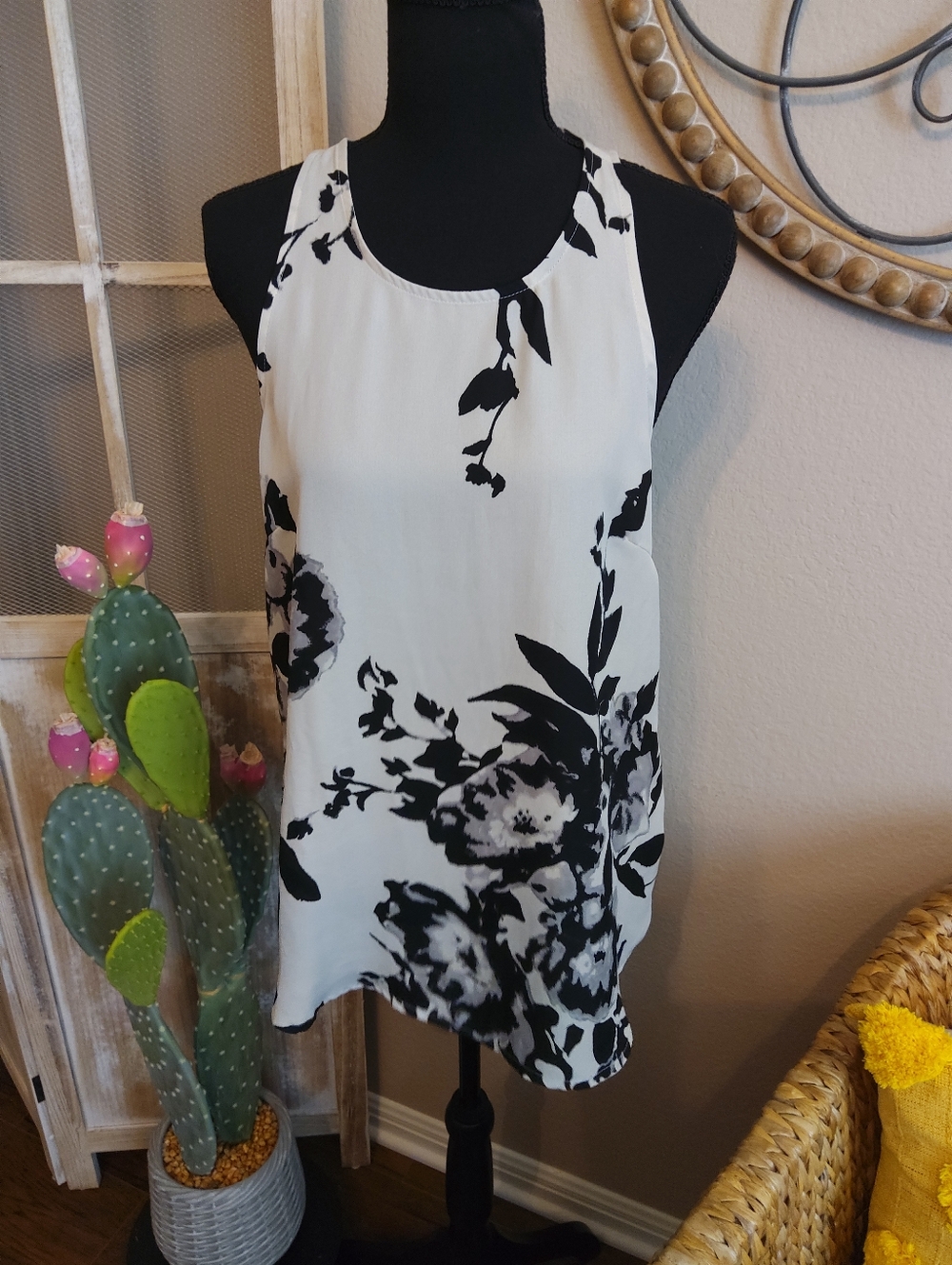 Violet & Claire Black and White Floral Tank Top